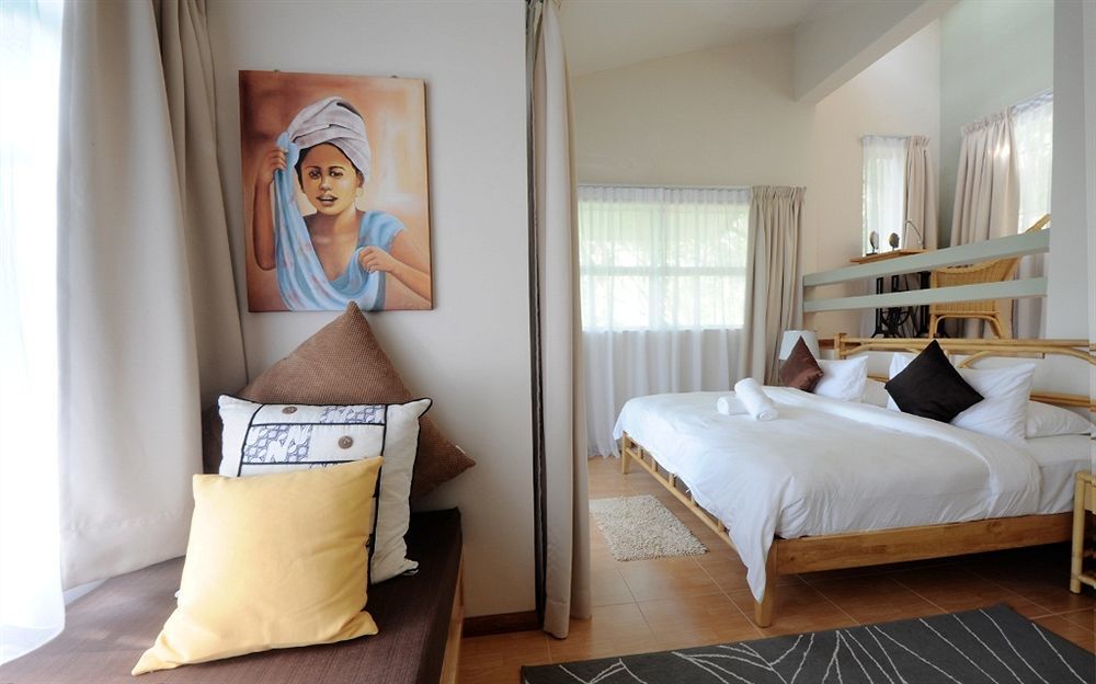 Ambong Rainforest Retreat Pantai Tengah  Exterior photo
