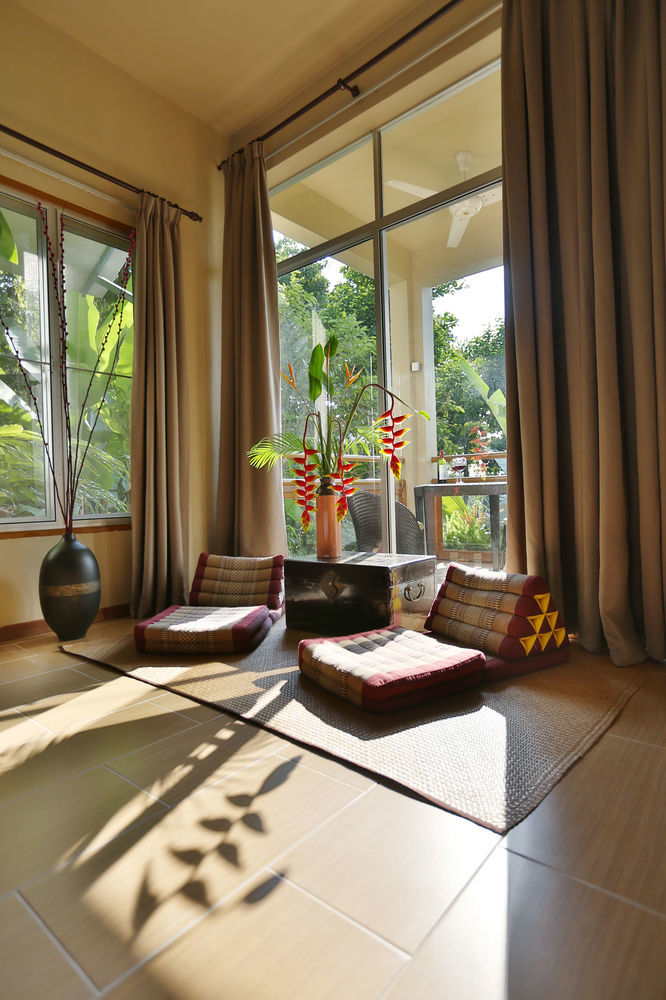 Ambong Rainforest Retreat Pantai Tengah  Exterior photo