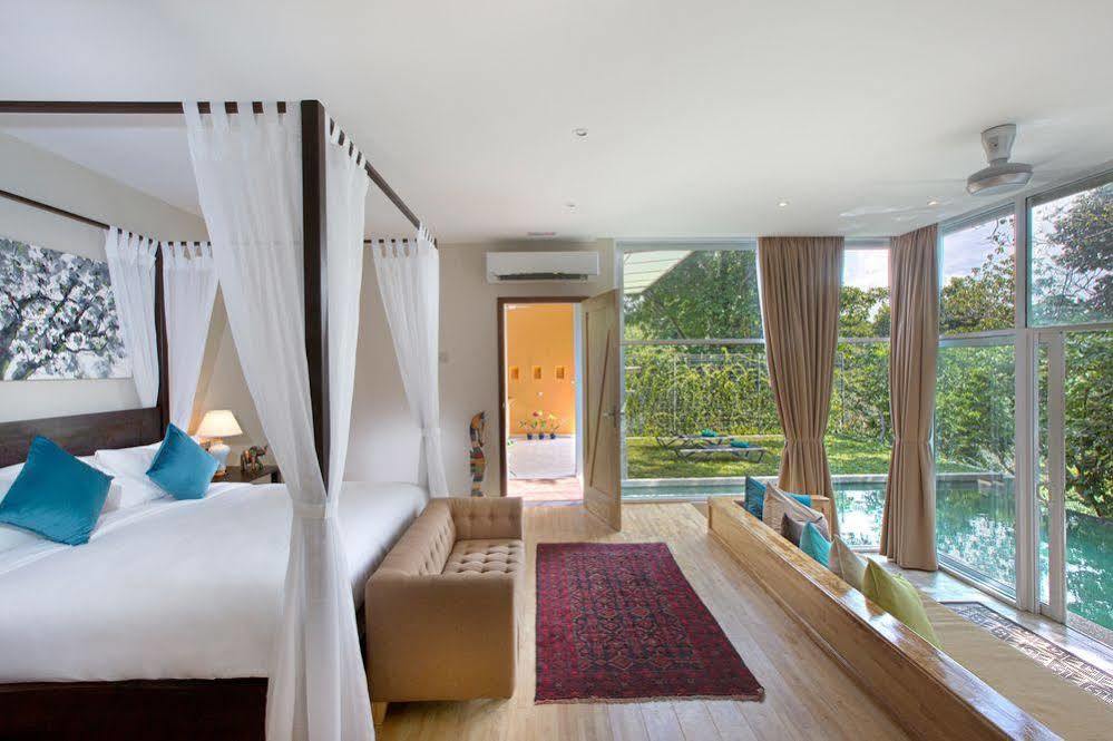 Ambong Rainforest Retreat Pantai Tengah  Exterior photo
